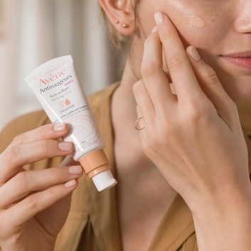 Avene Rosto cuidados para a cara cremes seruns olhos hidratantes anti rugas