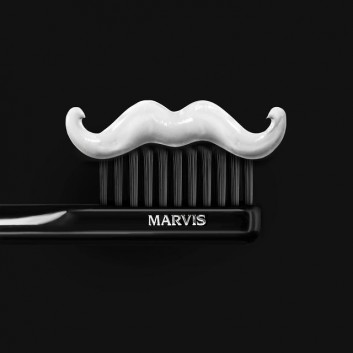 pasta de dentes marvis
