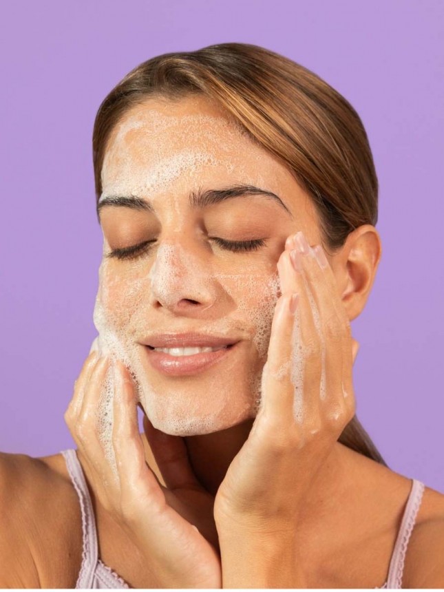 Apivita Espuma S�lida Desmaquilhante Rosto e Olhos 80g