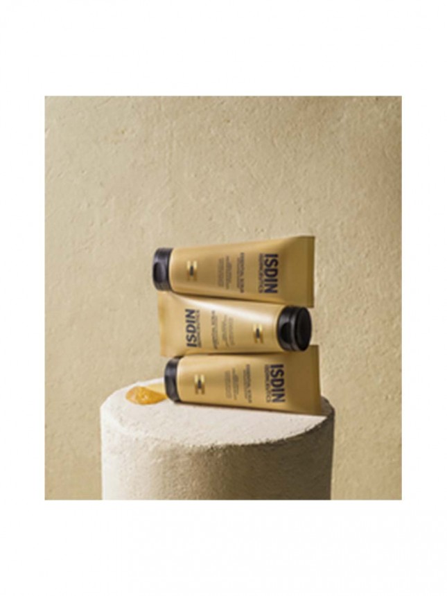 Isdinceutics Essential Scrub Esfoliante 100 g
